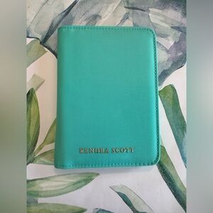 Kendra Scott passport holder - Green NWOT